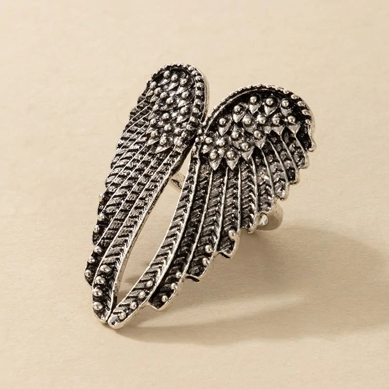 Anillo de Metal con Alas de Plata Vintage