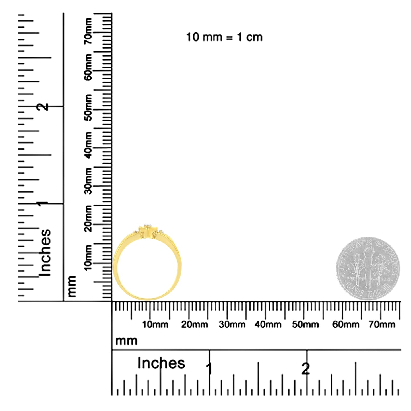 Anillo de Triple Corazón con Diamantes de 1/20 cttw en Oro Amarillo de 10KT (K-L, I1-I2)