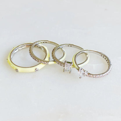 Juego de 4 anillos de estilo glamuroso en tonos pastel