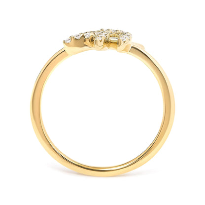 Anillo de diamantes con dos corazones en oro amarillo de 14 quilates y 1/20 ct (KL, I1-I2)