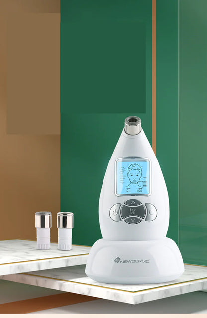 Masaje facial con artefacto para limpiar puntos negros y poros calientes