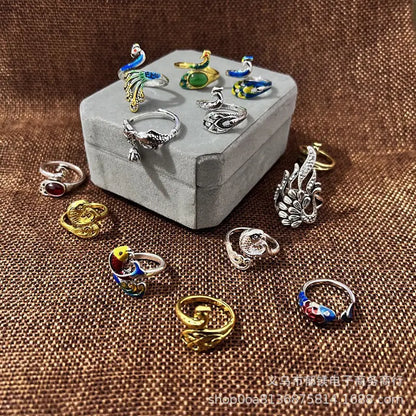 Anillo vintage de pavo real y koi con diseño ajustable