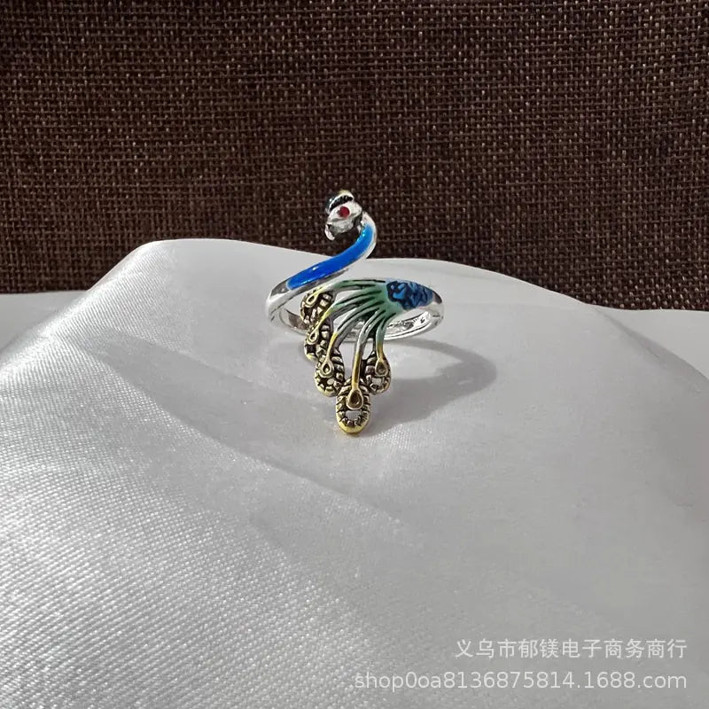 Anillo vintage de pavo real y koi con diseño ajustable