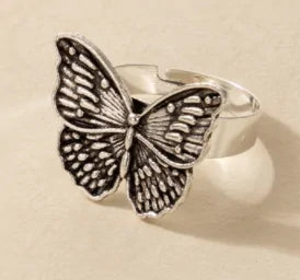 Anillo de Metal con Alas de Plata Vintage