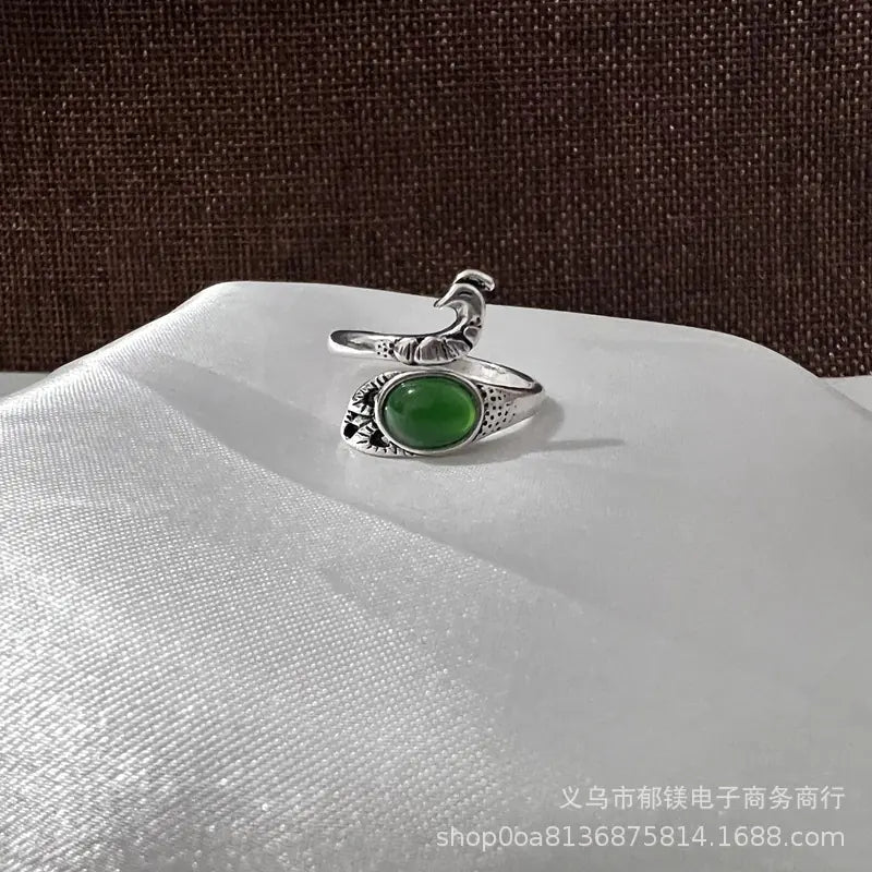 Anillo vintage de pavo real y koi con diseño ajustable