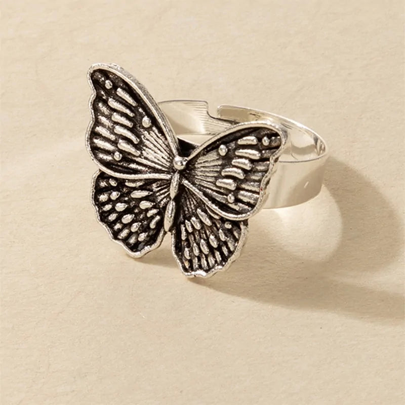 Anillo de Metal con Alas de Plata Vintage