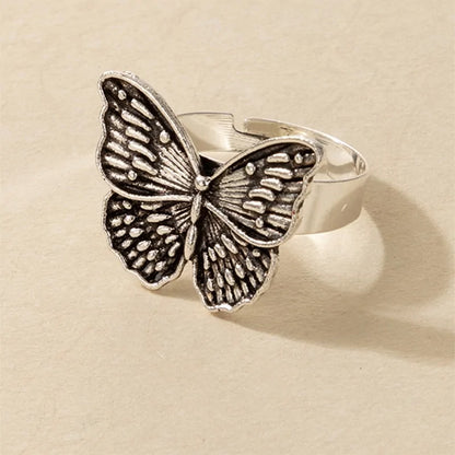 Anillo de Metal con Alas de Plata Vintage