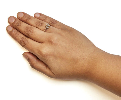 Anillo de oro amarillo de 10 quilates con diamantes de 1/10 quilates y forma de hoja y rama (color HI, claridad I1-I2)